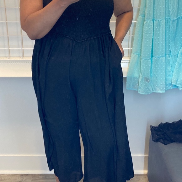 Torrid Crop Gauze Smocked Strapless Beach Jumpsuit, Black, Size 0 (10-12… - Picture 3 of 8
